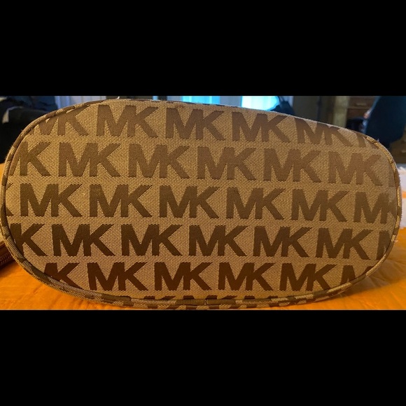 Michael Kors Authentic Satchel Bag - Picture 8 of 8